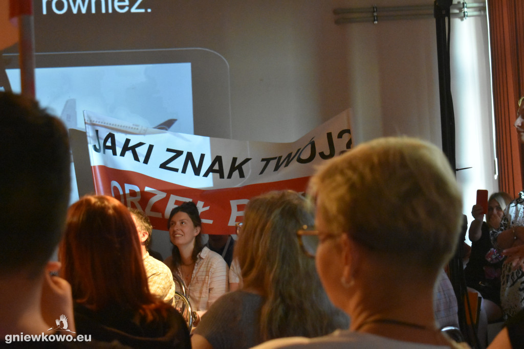 Ziemia jest płaska, Dzbanie–Teatr 3.5  w Murzynnie