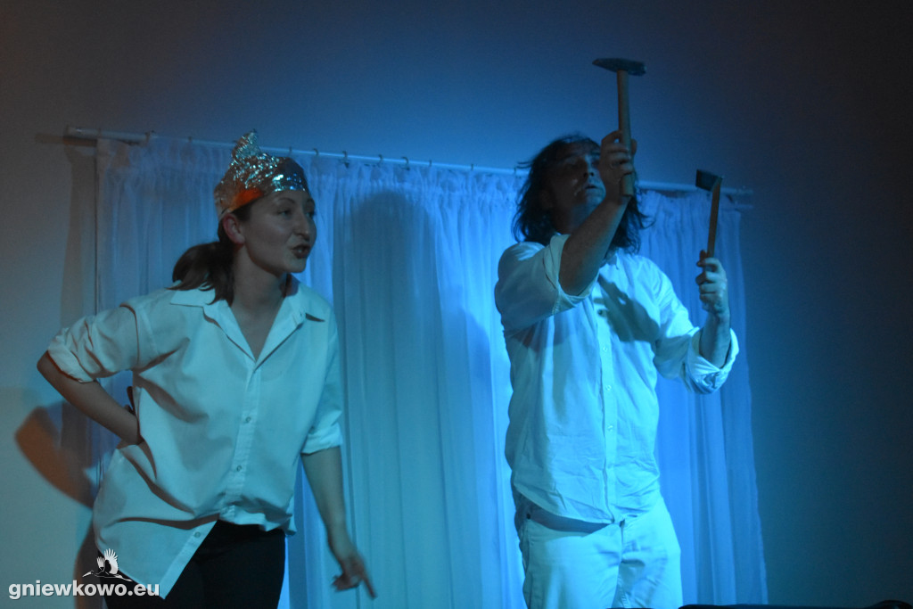 Ziemia jest płaska, Dzbanie–Teatr 3.5  w Murzynnie