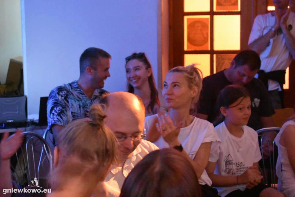 Ziemia jest płaska, Dzbanie–Teatr 3.5  w Murzynnie