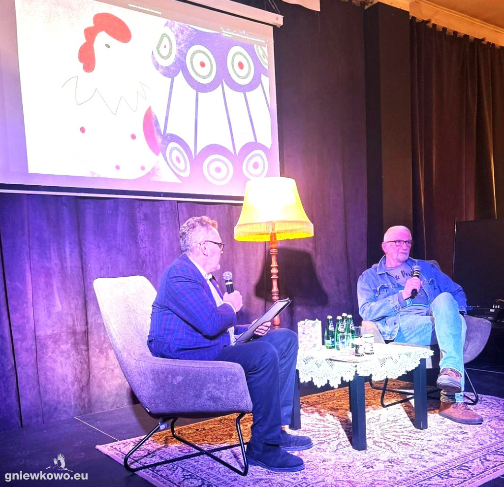 Wystawa solniczek i pieprzniczek Włodzimierza Nadolnego