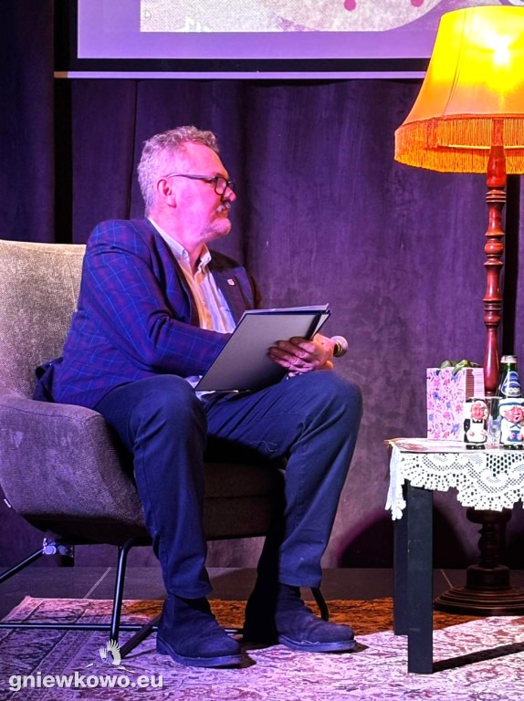 Wystawa solniczek i pieprzniczek Włodzimierza Nadolnego