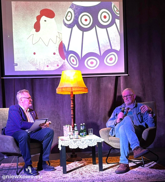 Wystawa solniczek i pieprzniczek Włodzimierza Nadolnego