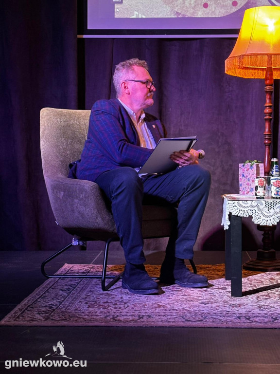 Wystawa solniczek i pieprzniczek Włodzimierza Nadolnego