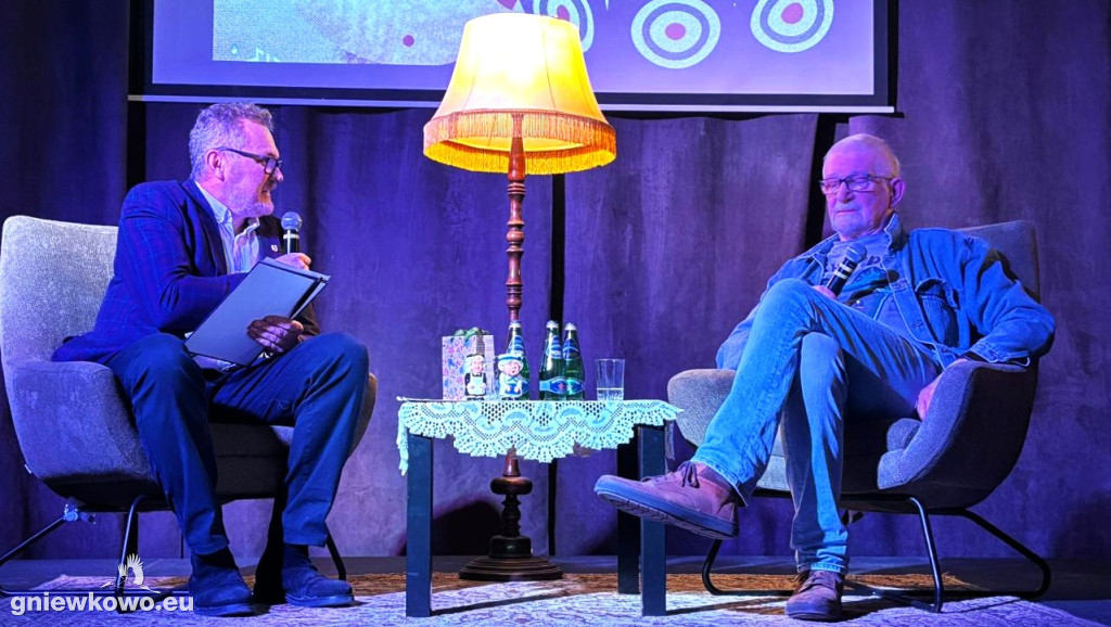 Wystawa solniczek i pieprzniczek Włodzimierza Nadolnego