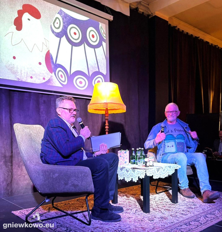 Wystawa solniczek i pieprzniczek Włodzimierza Nadolnego