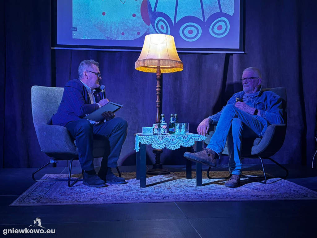 Wystawa solniczek i pieprzniczek Włodzimierza Nadolnego