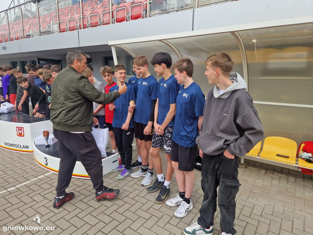 Medalowe przełajowe biegi uczniów gniewkowskiej 