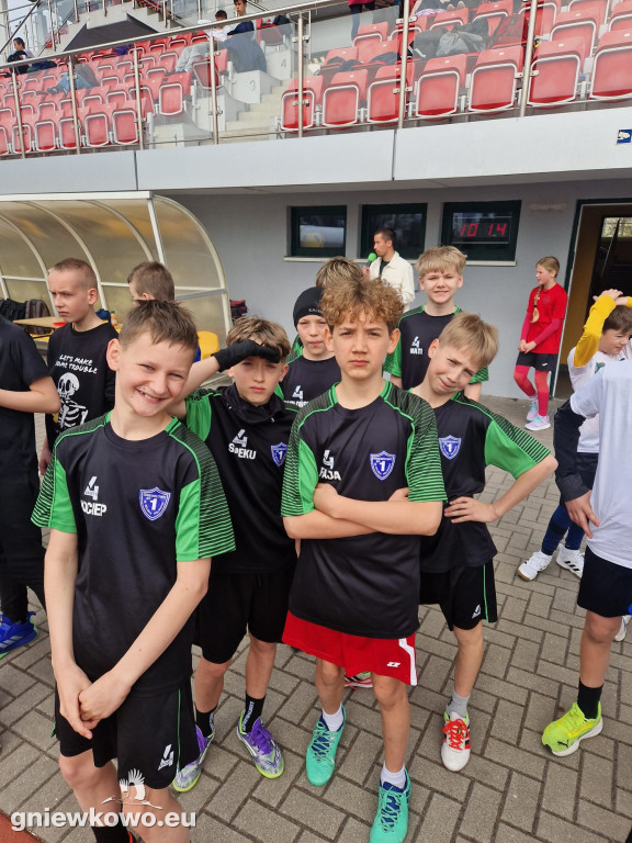 Medalowe przełajowe biegi uczniów gniewkowskiej 