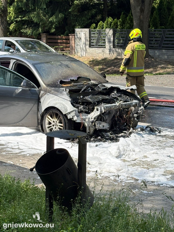 Auto stanęło w płomieniach na DK15 w Gniewkowie