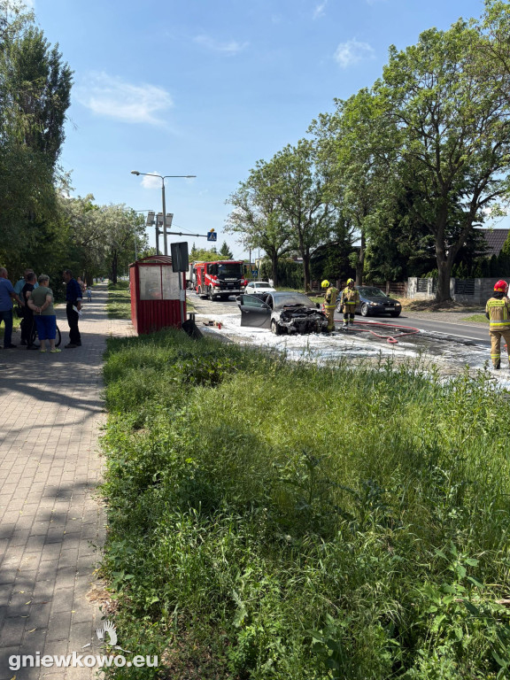 Auto stanęło w płomieniach na DK15 w Gniewkowie