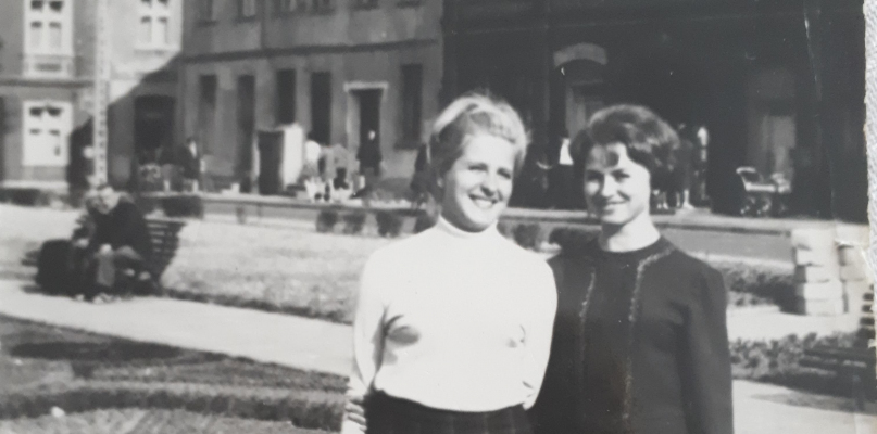 Gniewkowianki na spacerze na Rynku