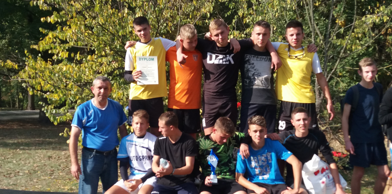 Chłopcy z SP 1 mistrzami powiatu w biegach