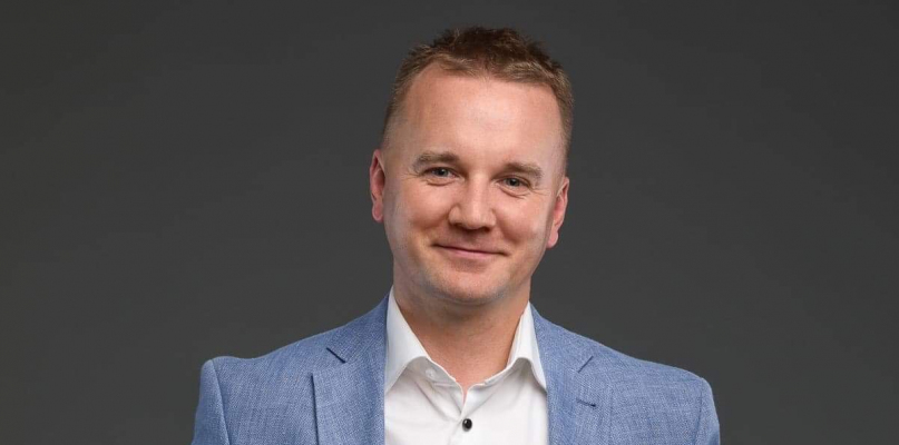 Oficjalnie: Adam Straszyński pokonał Adama Roszaka [SZCZEGÓŁY]