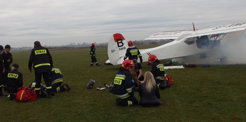 Awaryjne lądowanie samolotu w Inowrocławiu. Na szczęście to tylko ćwiczenia
