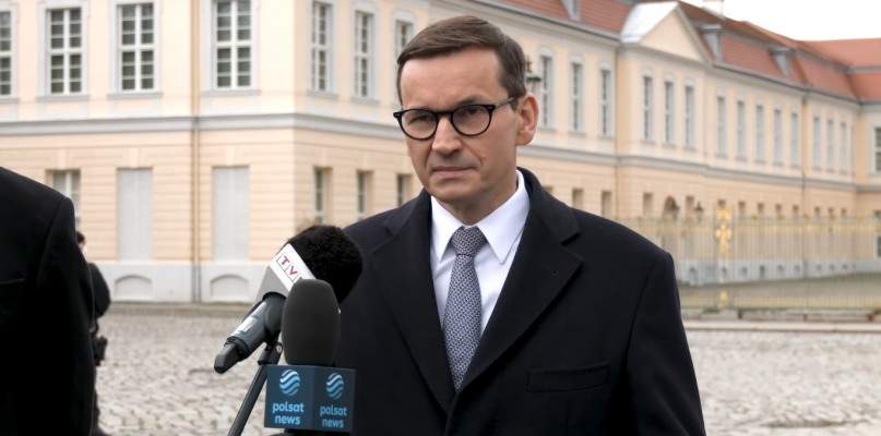 Premier chce dać każdej rodzinie 1200 zł miesięcznie! Warunek jest jeden