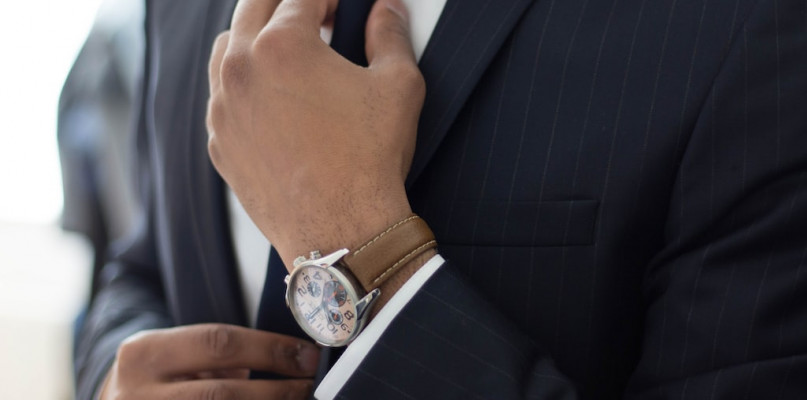 Jak nosić marynarkę męską, aby wyglądać stylowo i elegancko?