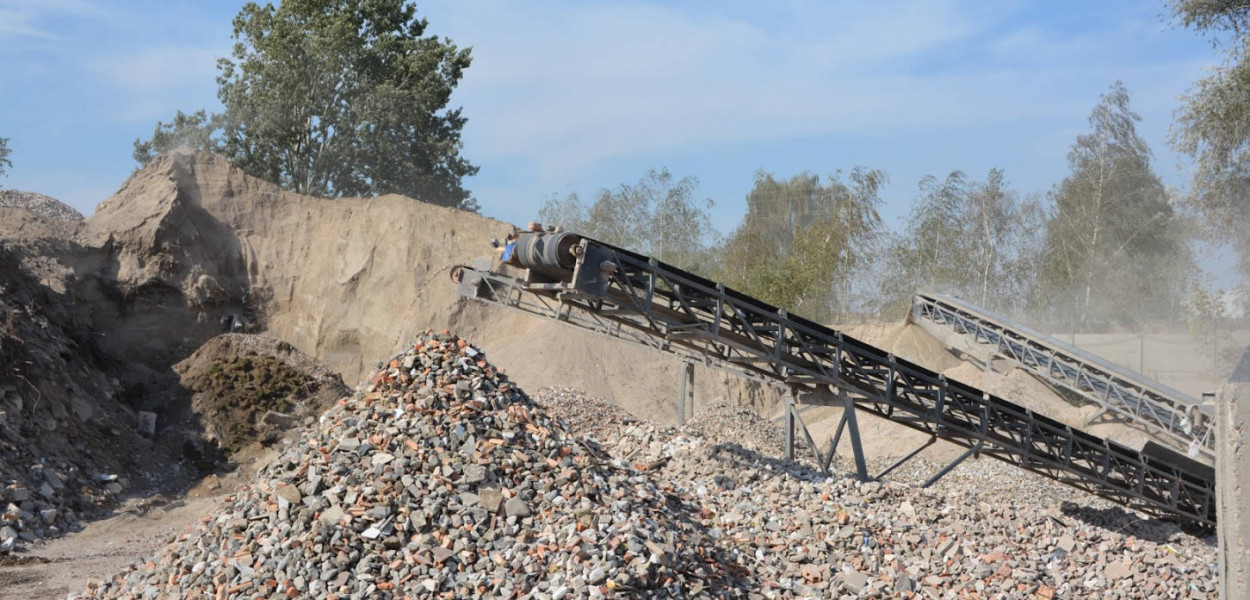 Na czym polega recykling gruzu budowlanego?