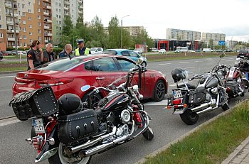 Wspólna akcja policji i motocyklistów-811