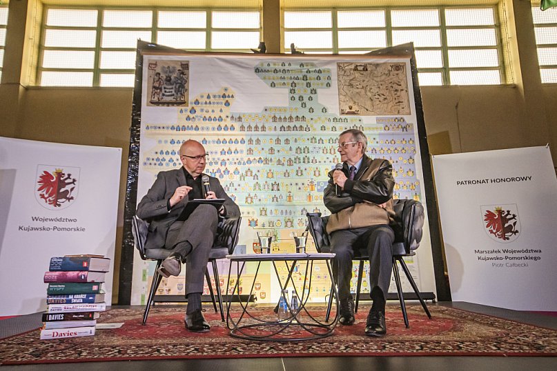 Profesor Norman Davies w Gniewkowie