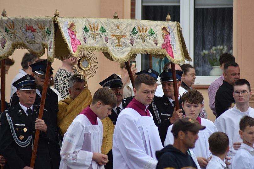 Boże Ciało 2025 - procesja w Gniewkowie