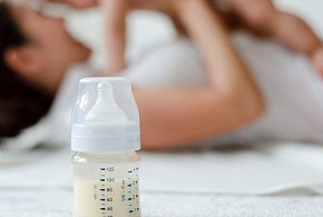 Groźna bakteria w mleku dla niemowląt. Nie podawaj dzieciom!-11373