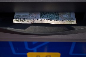 Nowy cennik usług bankowych. Klienci zapłacą więcej już od listopada-15097