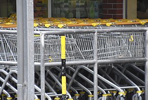 Czy 1 listopada zrobisz zakupy? Ten weekend zaskoczy wielu klientów-15678