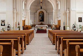 Miliony na Kościół w 2026 roku. Państwo co roku dokłada do duchownych-16053