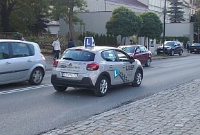 17-latkowie dostaną „prawko”. Nowe przepisy stawiają twarde warunki-16068