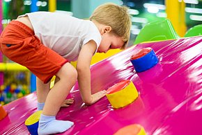 Zostawiasz dziecko w sali zabaw? Urząd wykrył poważne uchybienia-16130