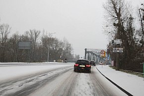 Poważne zagrożenie na drogach. Kierowcy często o tym zapominają-16159
