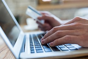 Nowe zasady zakupów w internecie. Klienci dostaną specjalny przycisk