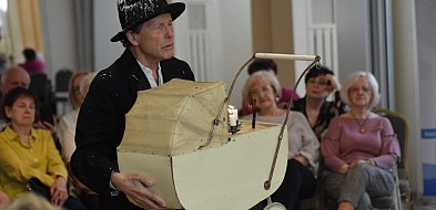 Niezwykły spektakl dla uczestników Uniwersytetu Trzeciego Wieku [ZDJĘCIA]