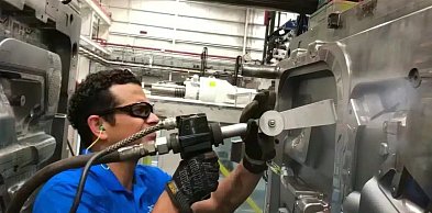 Suchy lód w praktyce, czyli skuteczne czyszczenie bez odpadów wtórnych