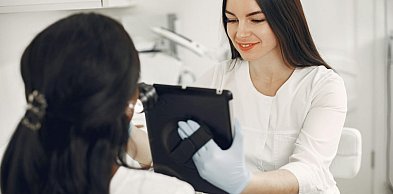 Kiedy warto zgłosić się do dermatologa i jakie objawy powinny zaniepokoić