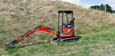 Jaką minikoparkę do 2 ton wybrać?