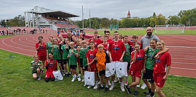 Dominacja SP 2 w powiatowym festiwalu sztafet [ZDJĘCIA]-15350