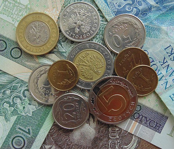 Nowe regulacje dla dorabiających. Od grudnia zmieniają się limity-15824