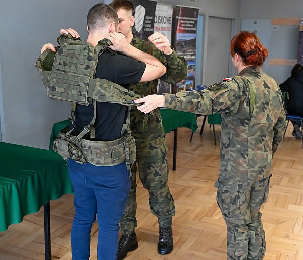 Wojsko wzywa Polaków na komisje. Chodzi głównie o te roczniki-16093