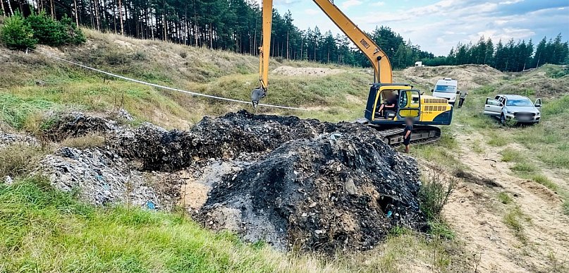 Uderzenie CBŚP w „mafię śmieciową”. Zatrzymany m.in. były burmistrz Pakości