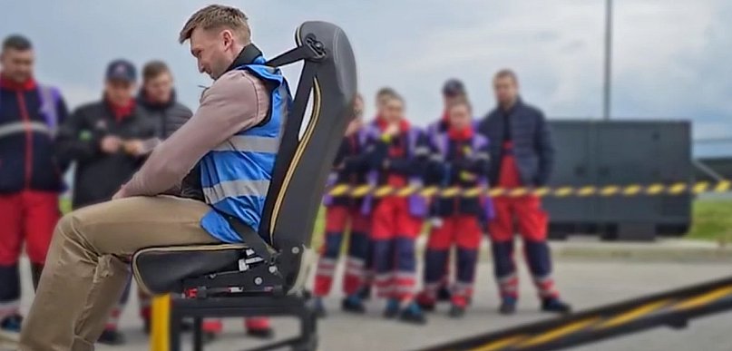 Dlaczego doświadczenie zderzenia w symulatorze zmienia styl jazdy