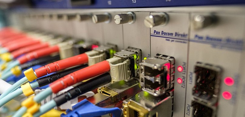 Złącza i wiązki kablowe dla przemysłu i automatyki