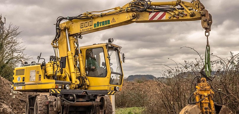 Konserwacja JCB – filtry powietrza, paliwa i hydrauliki w maszynach JCB