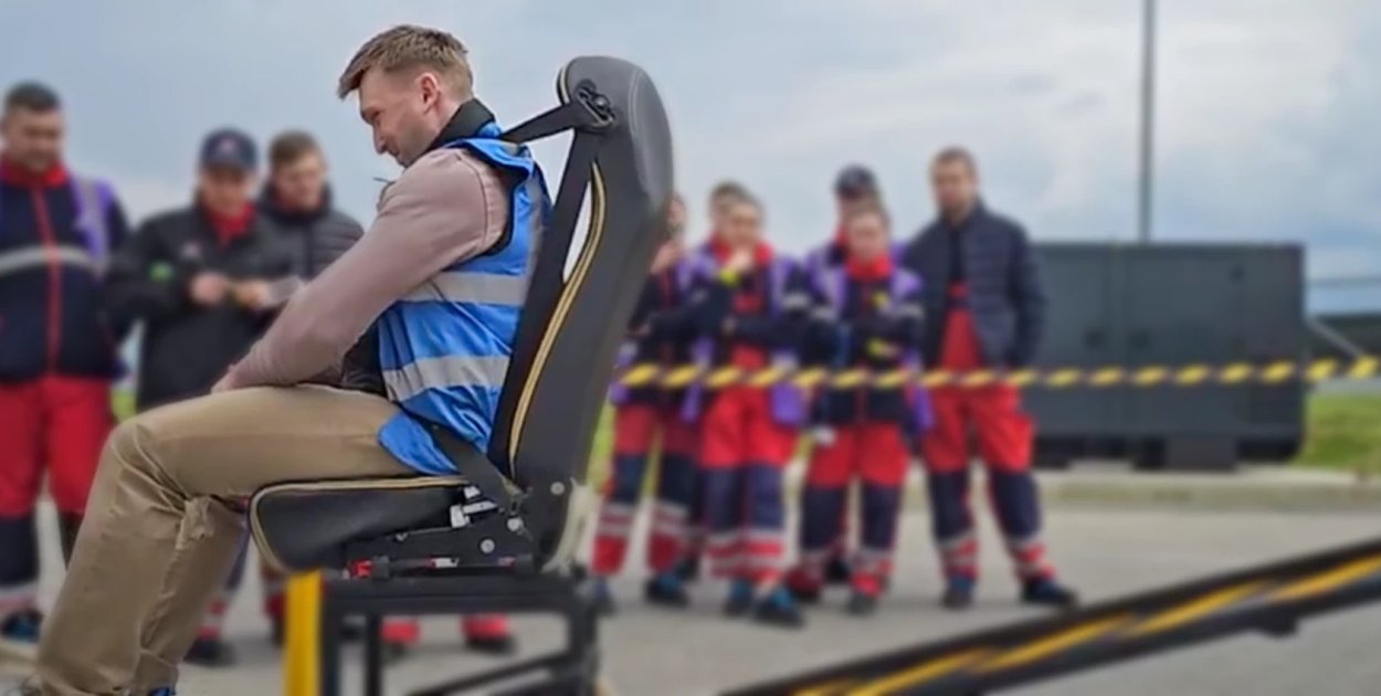 Dlaczego doświadczenie zderzenia w symulatorze zmienia styl jazdy