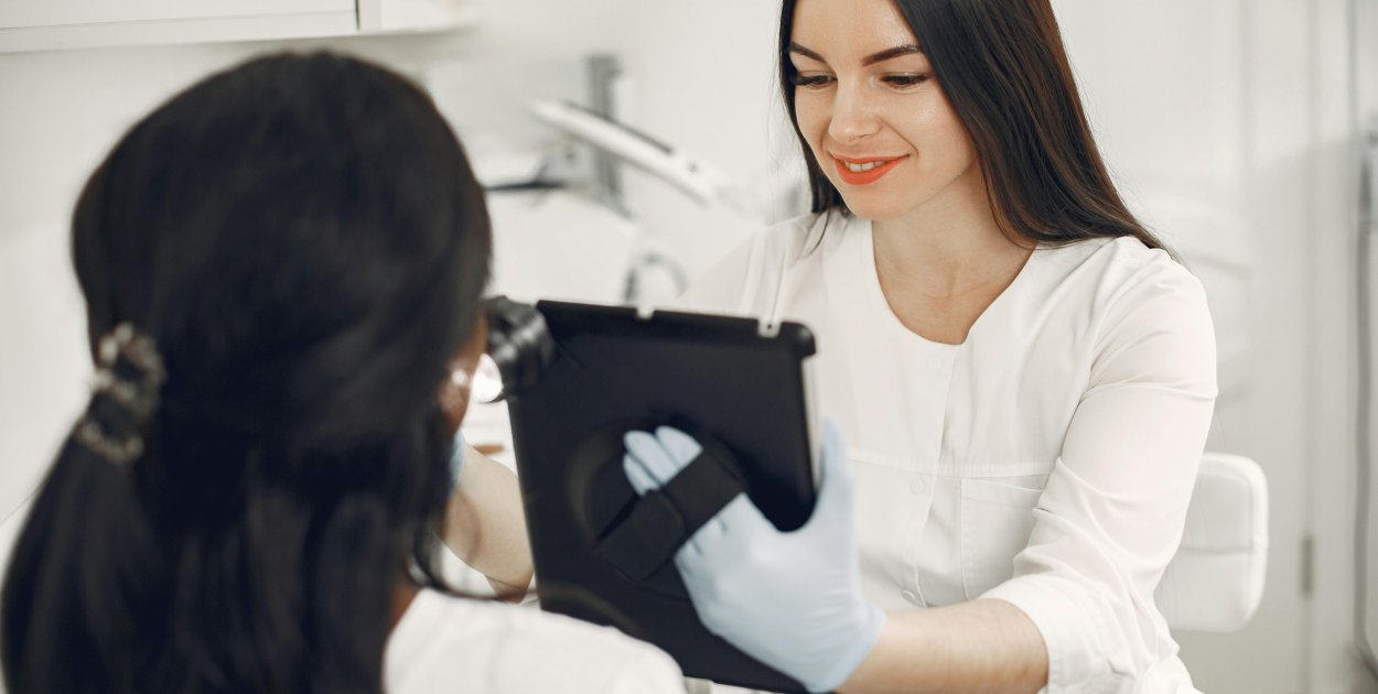 Kiedy warto zgłosić się do dermatologa i jakie objawy powinny zaniepokoić