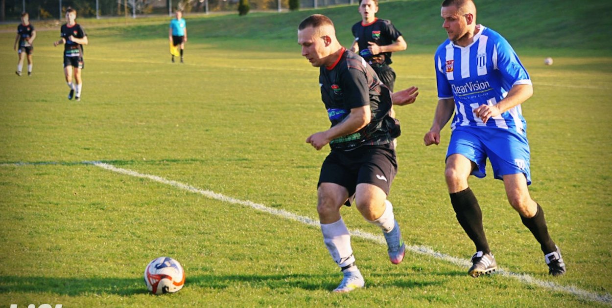 Unia II blisko niespodzianki. Przegrała z liderem 0:1